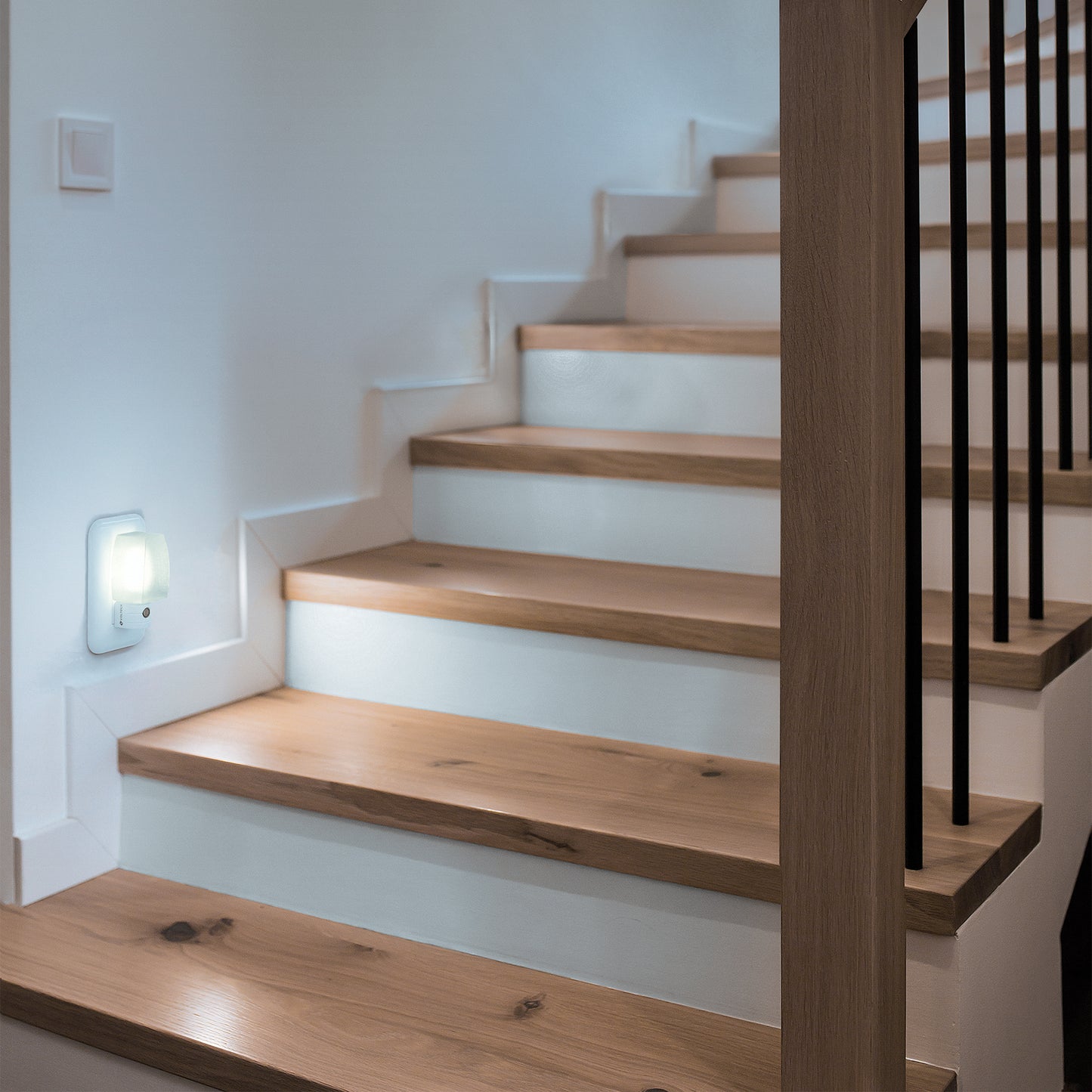 Luz de noche con sensor de luz, Volteck | LUZ-N | 46598