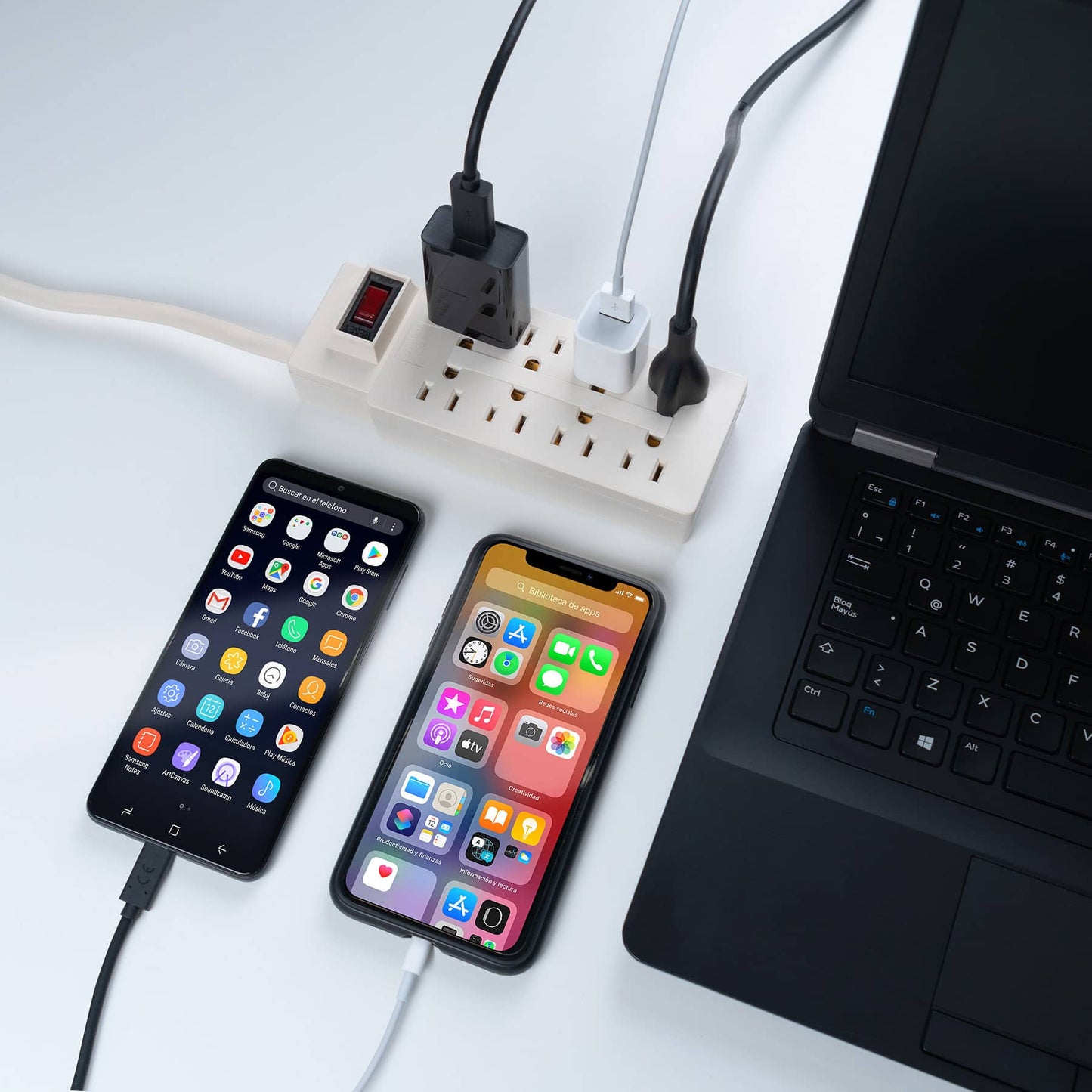 Multicontacto 14 AWG uso rudo con 8 entradas, Volteck | MUL-8 | 47186