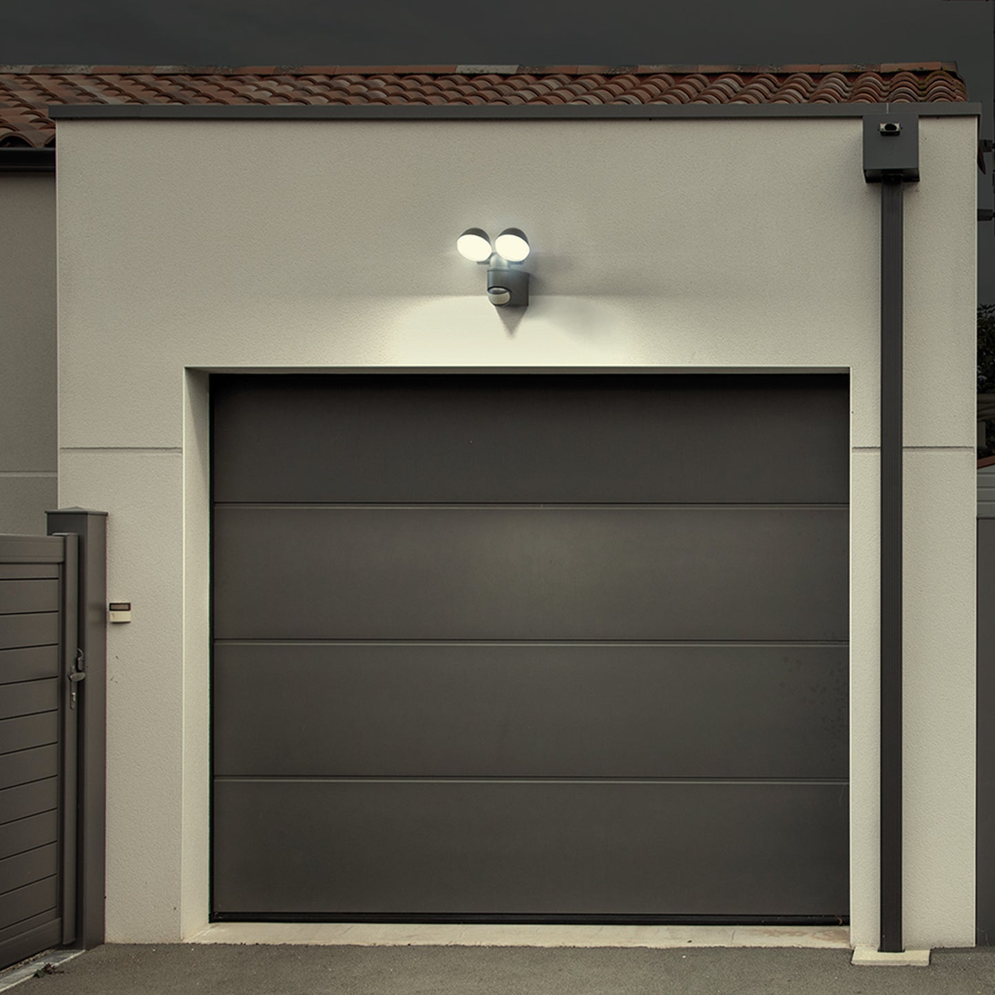 Arbotante LED 12 W negro con sensor de movimiento, Volteck | ARB-902L | 47338