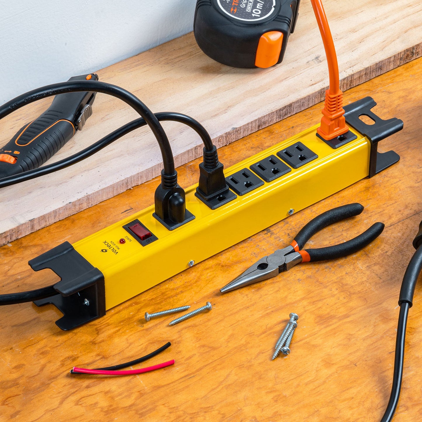 Multicontacto 14 AWG industrial supresor de picos 6 entradas | MUL-612X | 48186