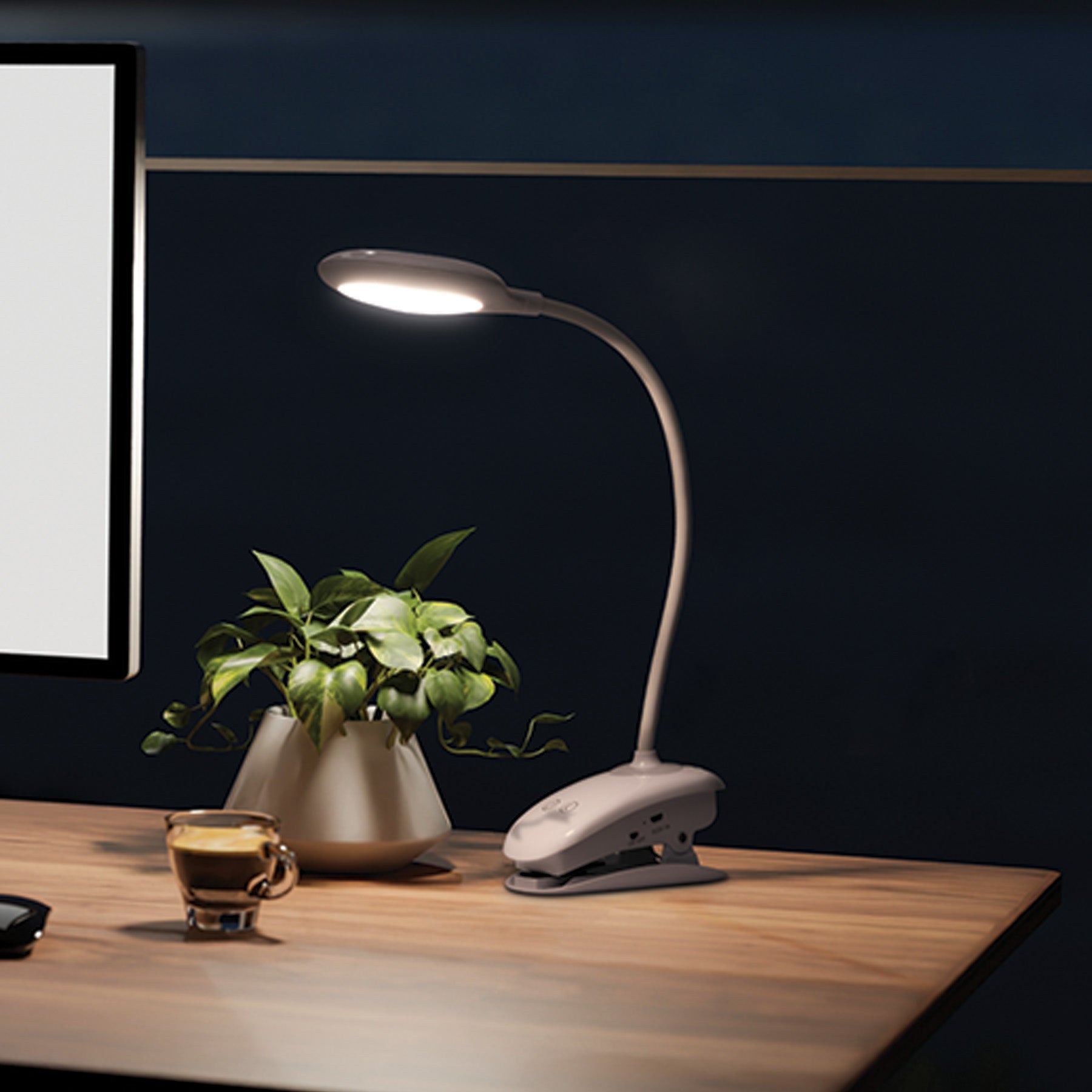 Lámpara escritorio LED 4 W recargable c/clip, 3 intensidades | LES-40L | 49201